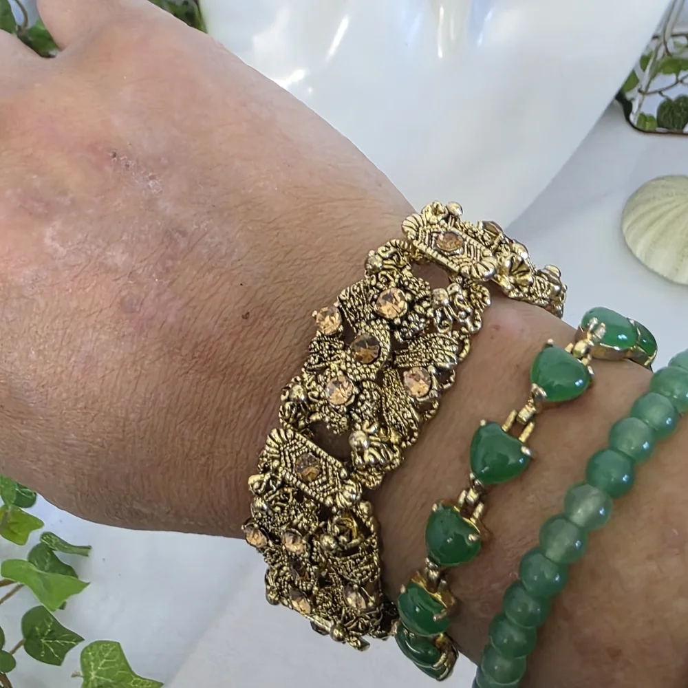 Vintage Gold Ornate Juliana Style Bracelet